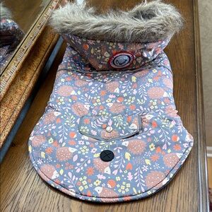 New without tag. LuvGear Cold Alert Hedgehog Dog Jacket w/Faux Fur Trim. Size L.